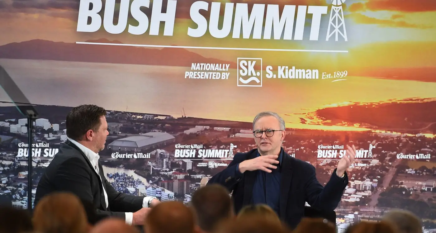 PM faces tough crowd, urges respectful energy debate