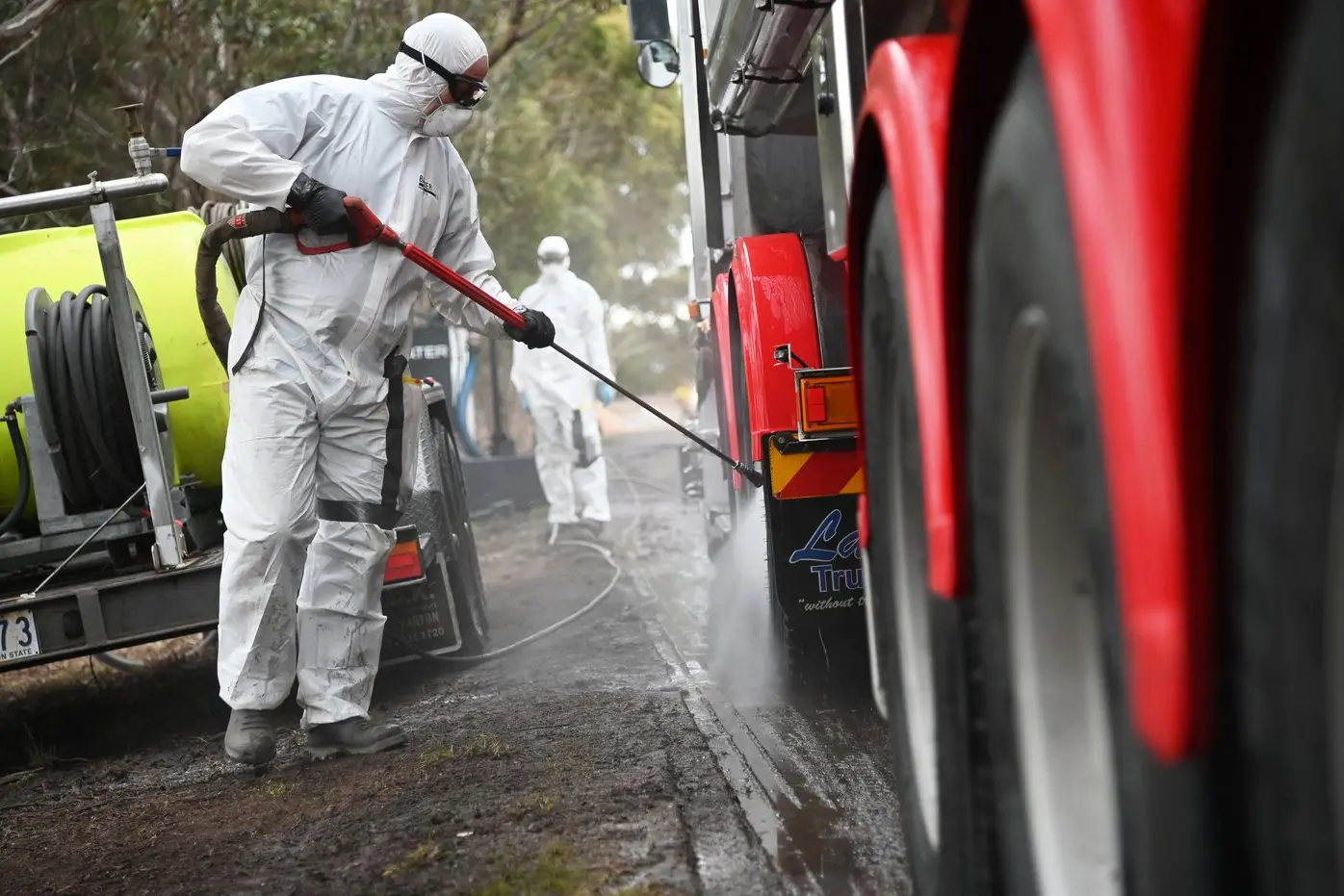 Australian and New Zealand ministers and officials have met to discuss bird flu protection measures. Photo: AAP/Department of Energy, Environment and Climate Action