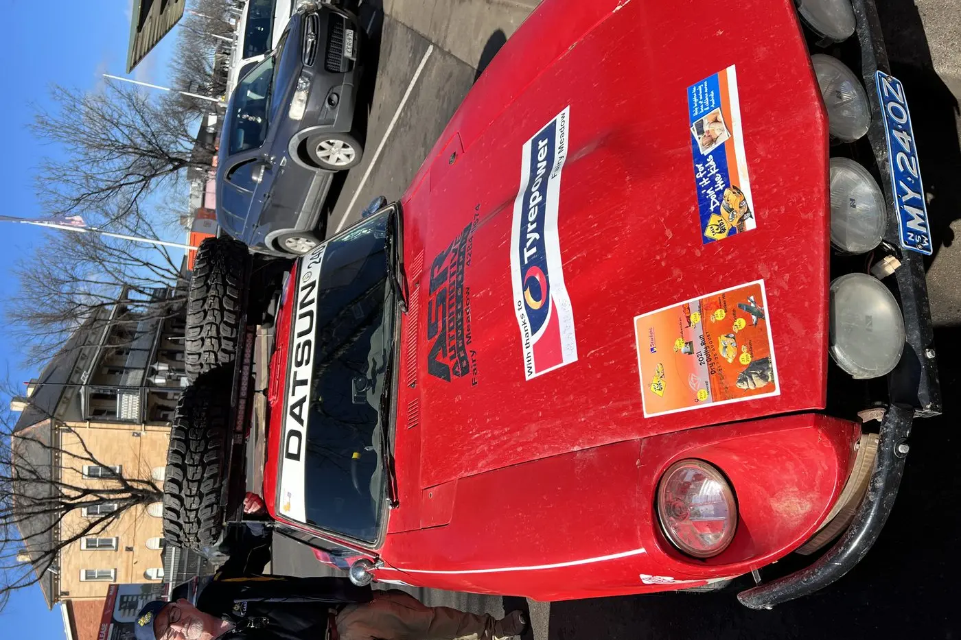 When this exotic and heavily modified Datsun 240Z broke down in Dubbo during a charity rally for the Starlight Foundation, owner Ian English said locals rallied around to help get it fixed. Photo: Dubbo Photo News