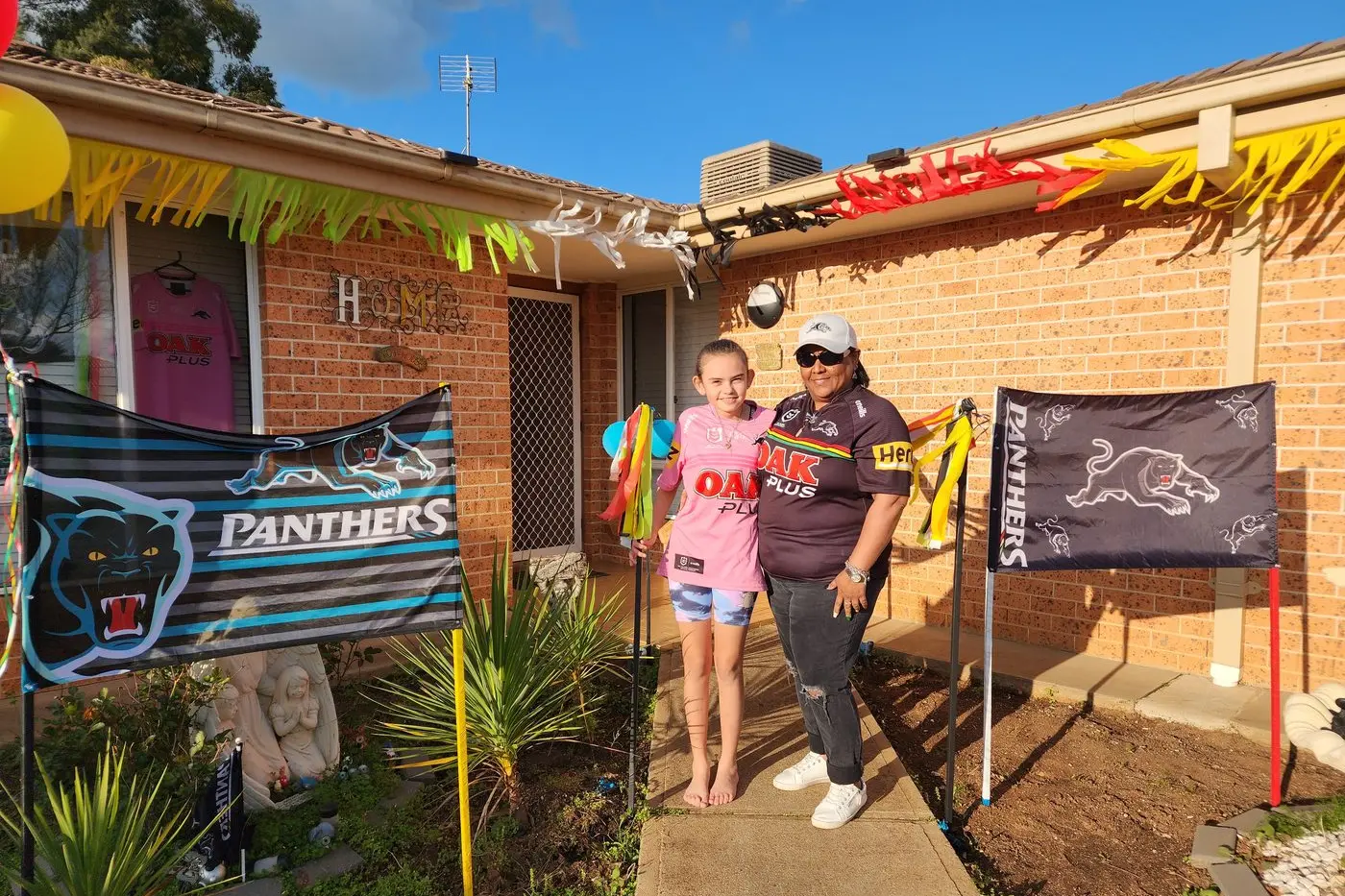 Panthers to win, Keira and Jody Dunn Photo: Dubbo Photo News