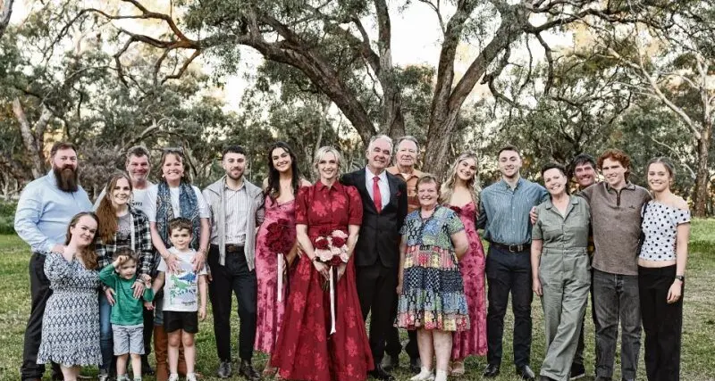 Dubbo couple surprise party guests by tying the knot
