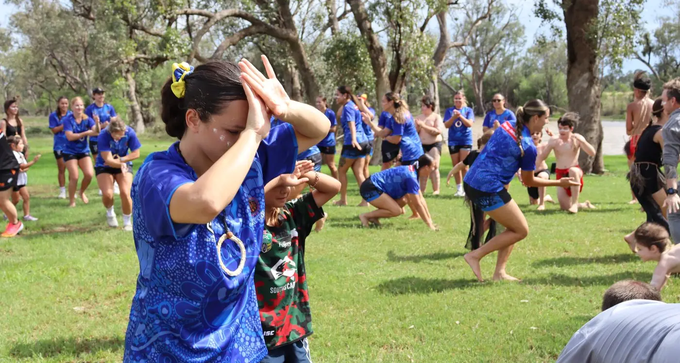 NRLW Indigenous All Stars’ message of culture and country at recent Trangie visit