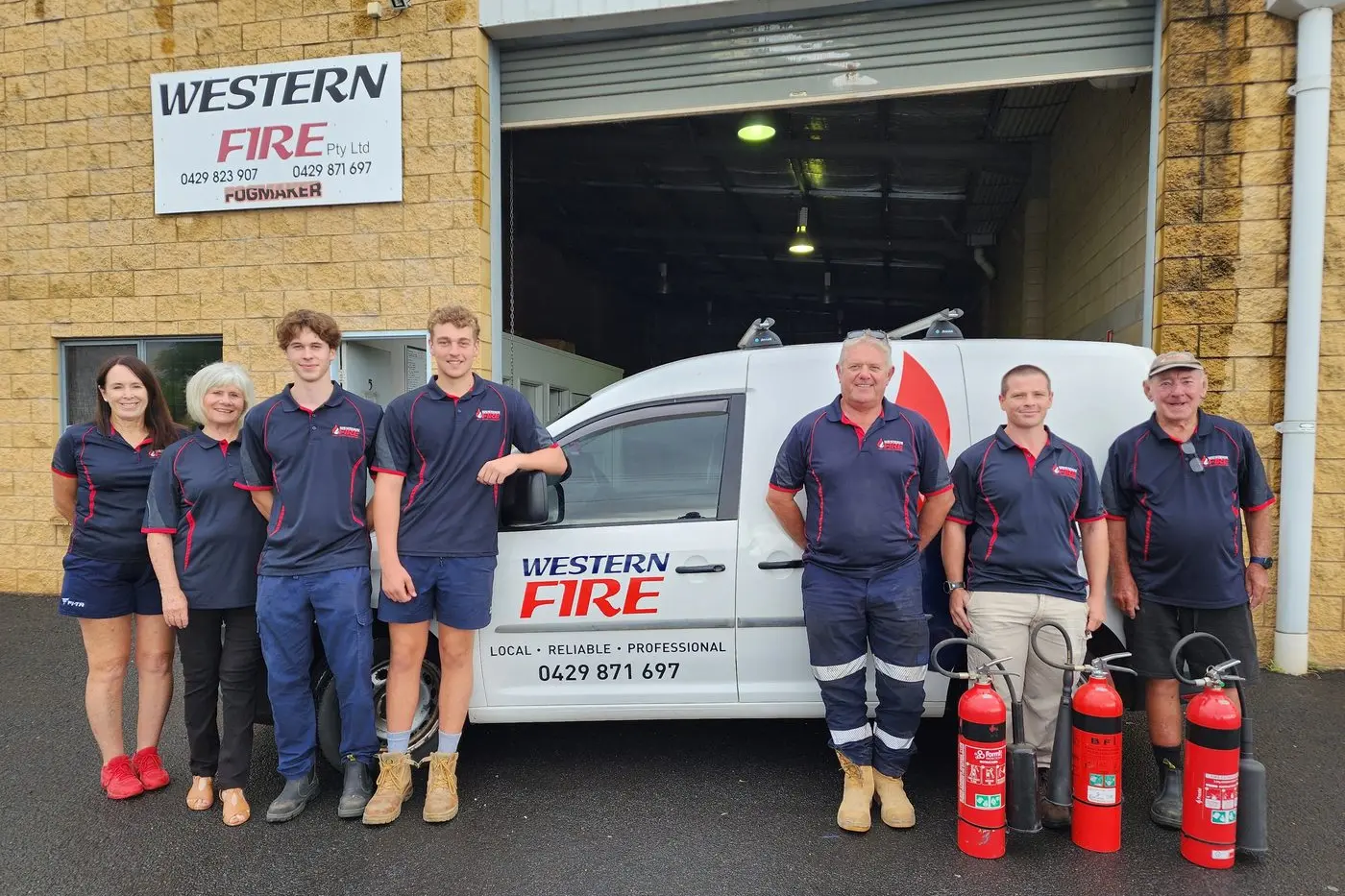 Tracey Hardie-Jones, Bev Pearce, Nick Atkins, Kane McFarlane, David Jones, James Clarke and Brian Lesslie. Photo: Dubbo Photo News/Ken Smith