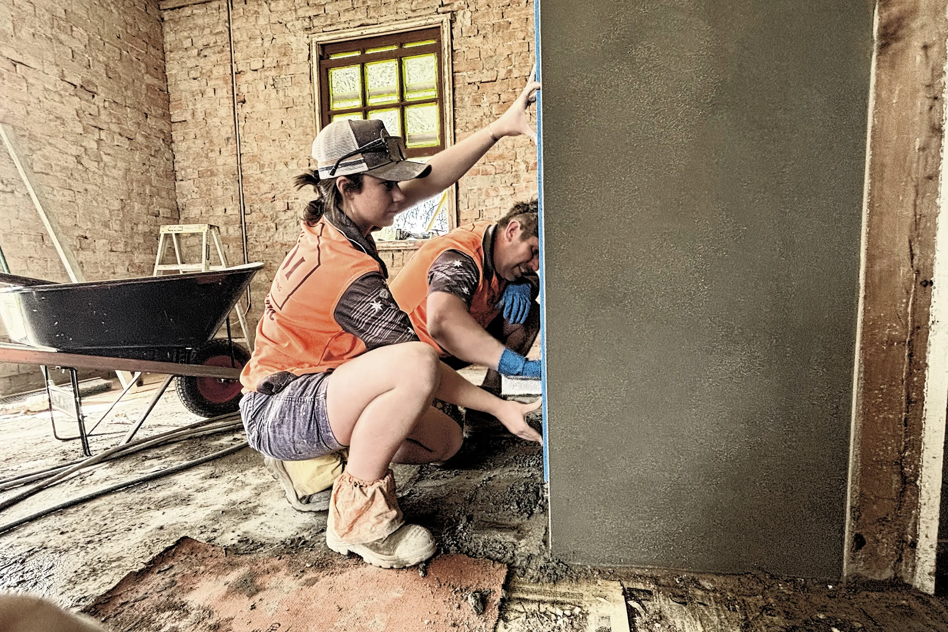 <p>Narromine solid plastering apprentice Amity Gordon on the job, breaking down barriers in the construction industry. Photos: TAFE NSW</p>\\n