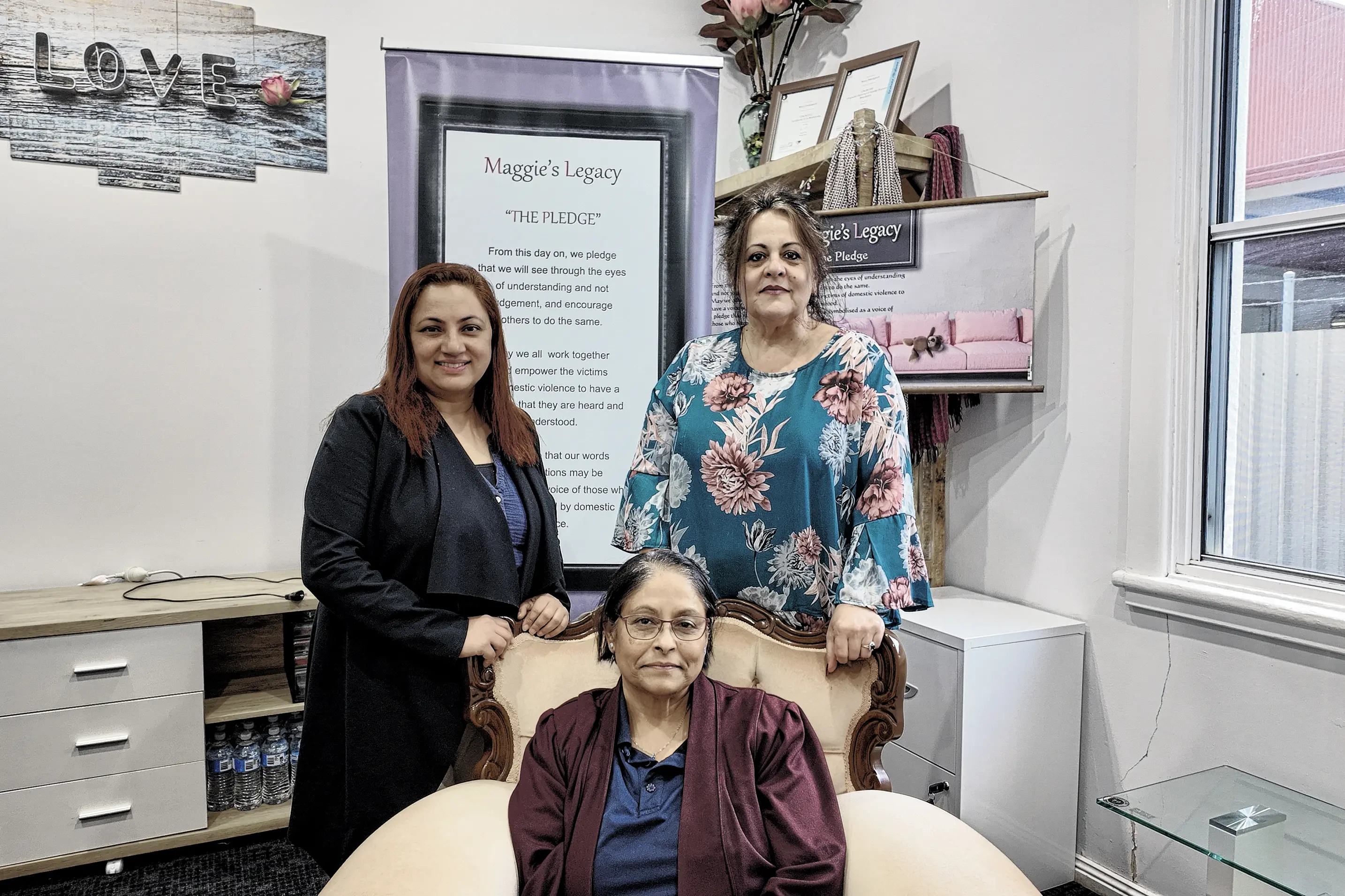 <p>ORISCON members Anu Khadka and Gargi Ganguly (seated) with Mary Davenport from Maggie\\'s Legacy. Photo: Dubbo Photo News.</p>\\n