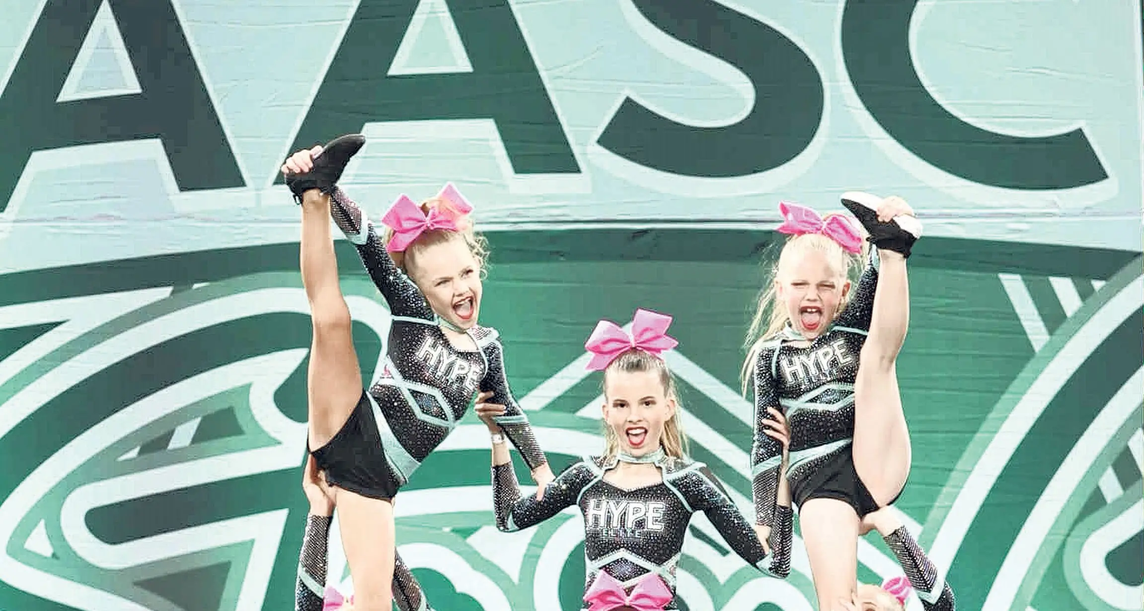 Grand Champion cheerleaders from Dubbo