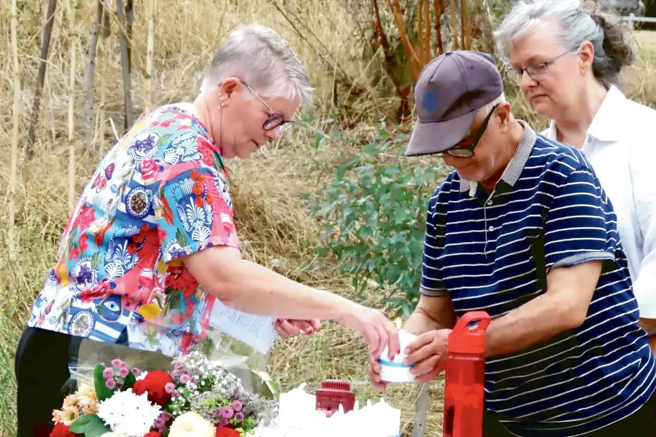 <p>Cr Kate Richardson (left) with members of the public at the gathering. </p>\\n