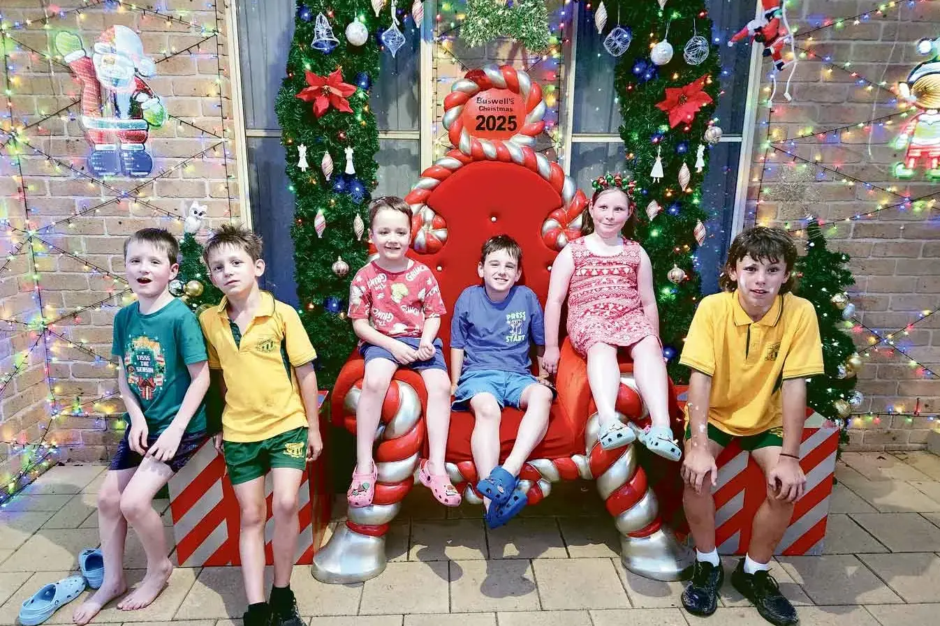 <p>Chayse, Jordan, Thomas, Billy, Rayne and Hudson enjoying Santa\\'s throne.</p>\\n