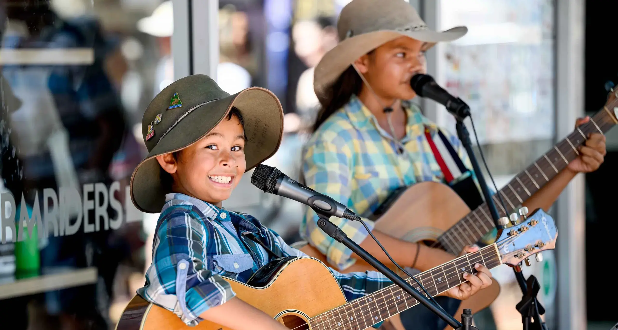 Songbirds make pilgrimage to country music heartland