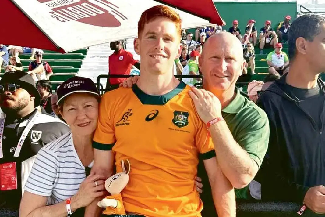 <p>Sid Harvey with parents Carmel and Dennis at World Sevens last year. Photo: Supplied</p>\\n