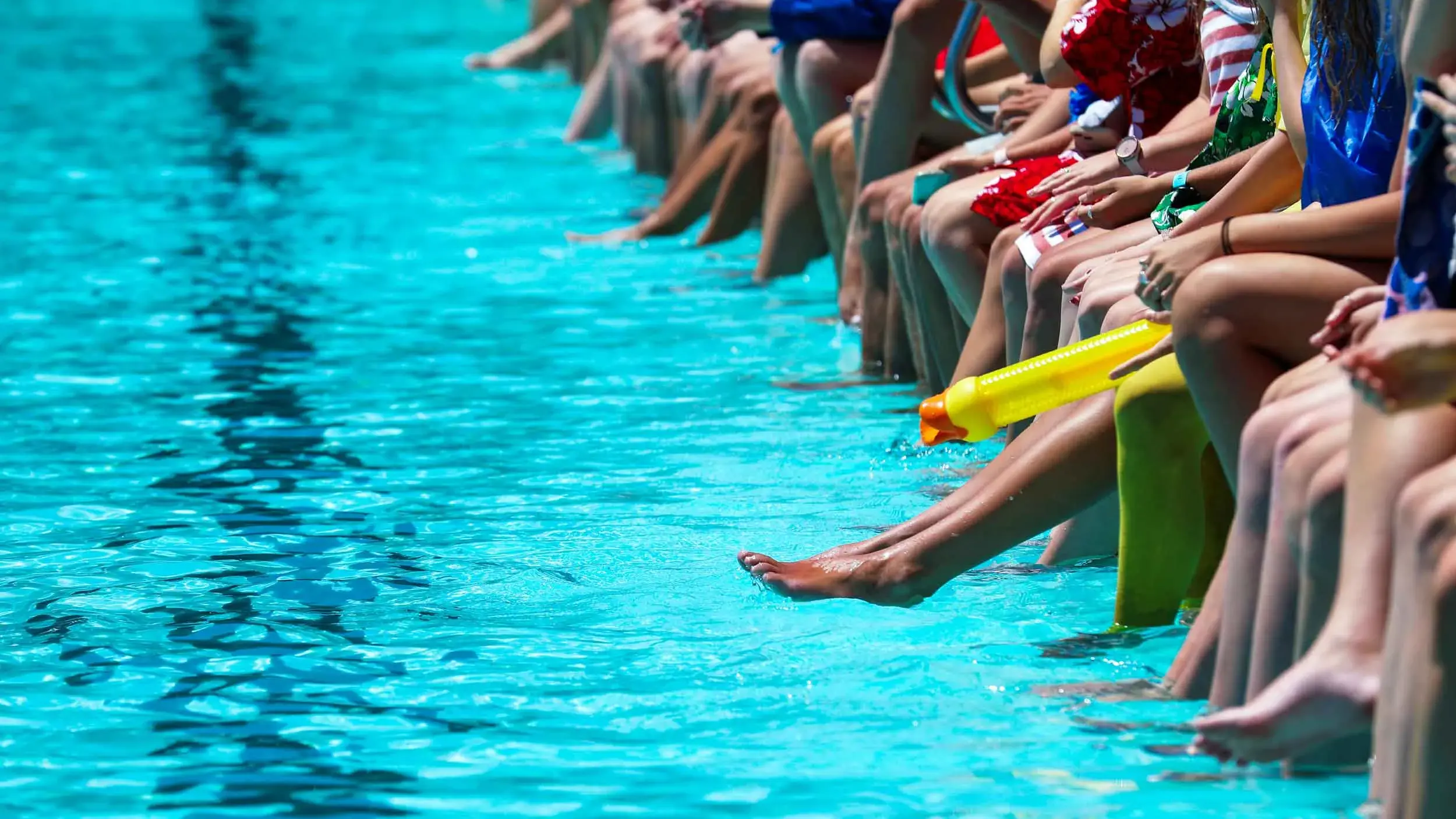 Blister in the sun: Australians wilt in summer heatwave