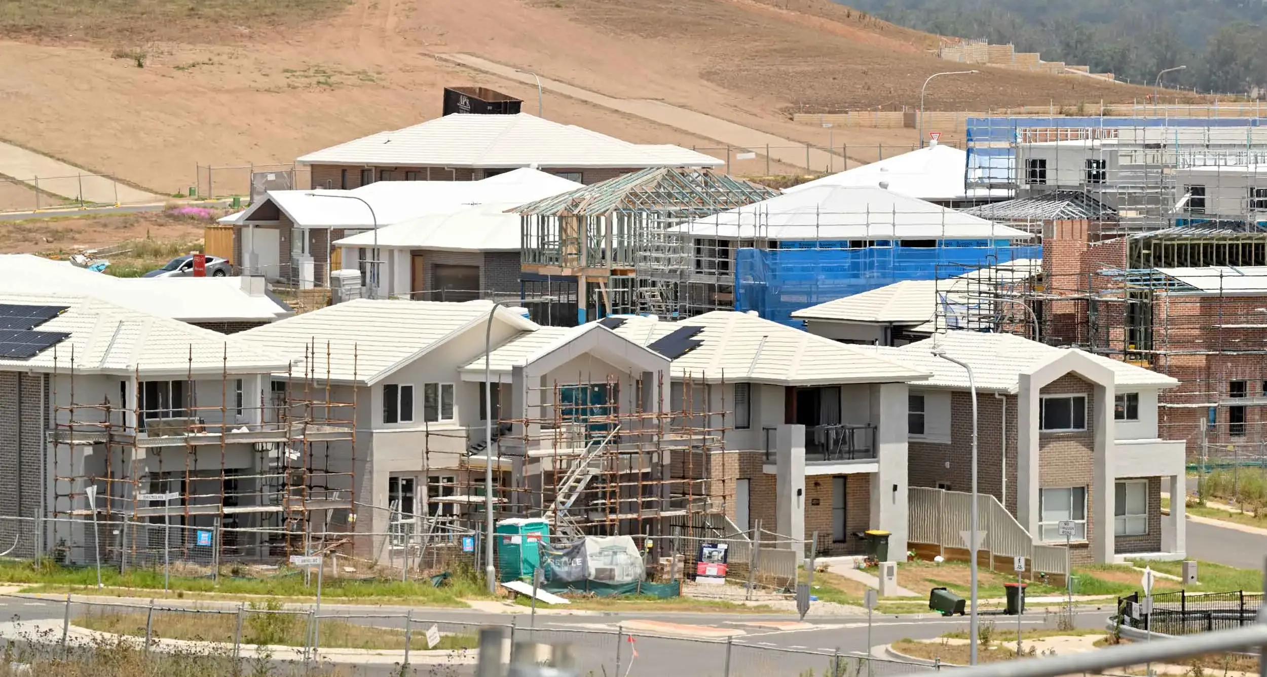 Supply shortage underpins shaky growth in home values