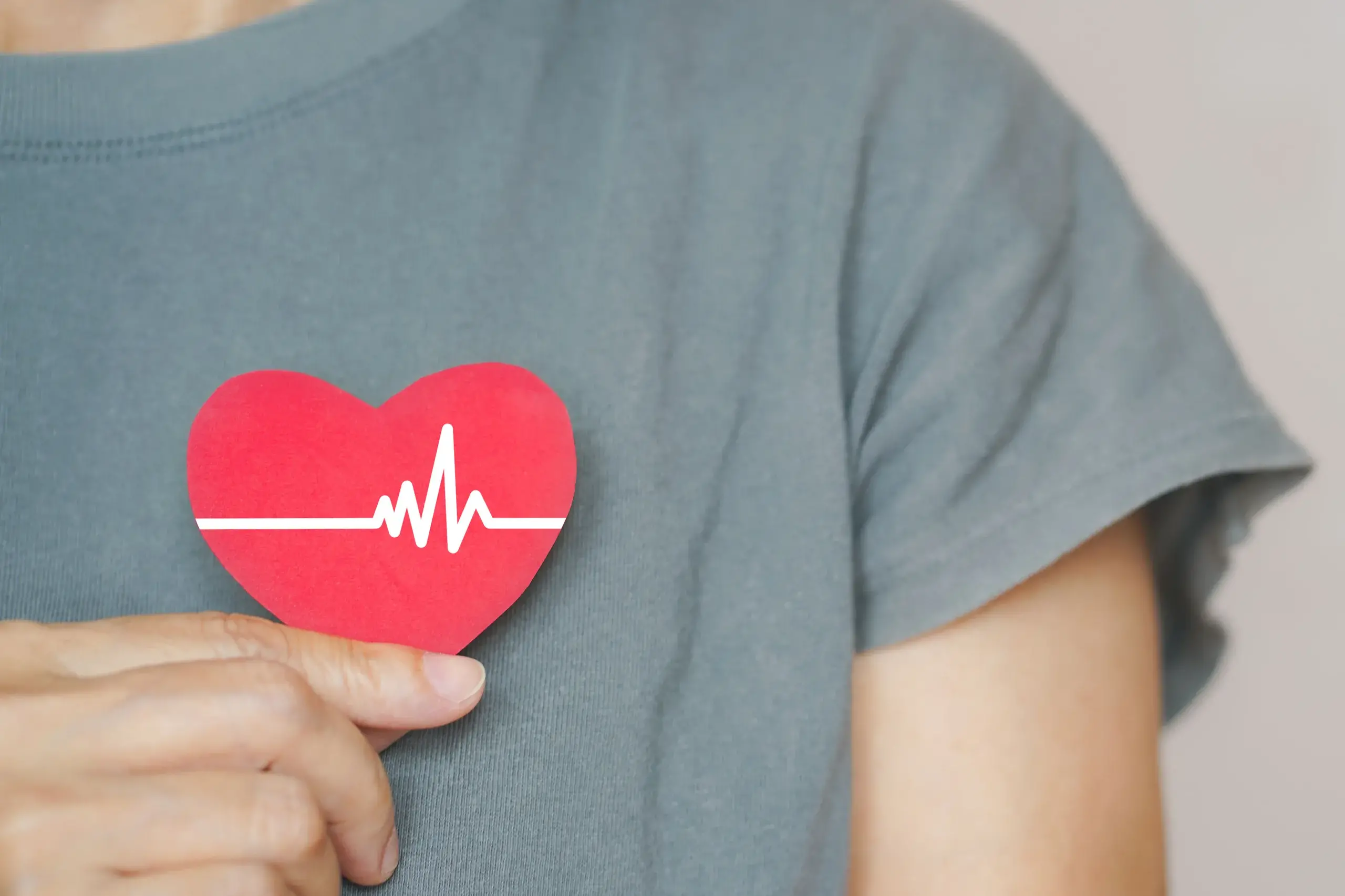 Major gaps miss women's heart attack risk and symptoms