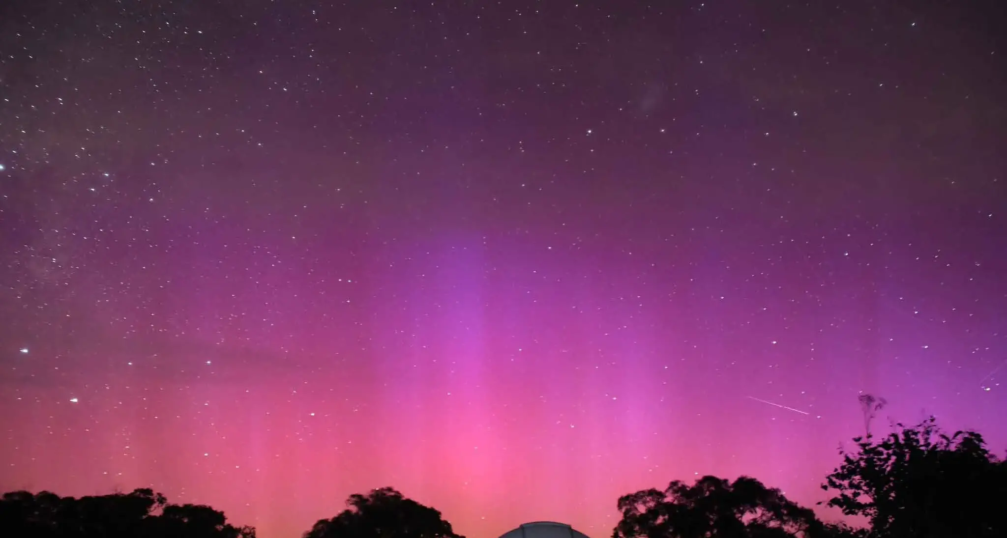 Aurora lights Orange pink