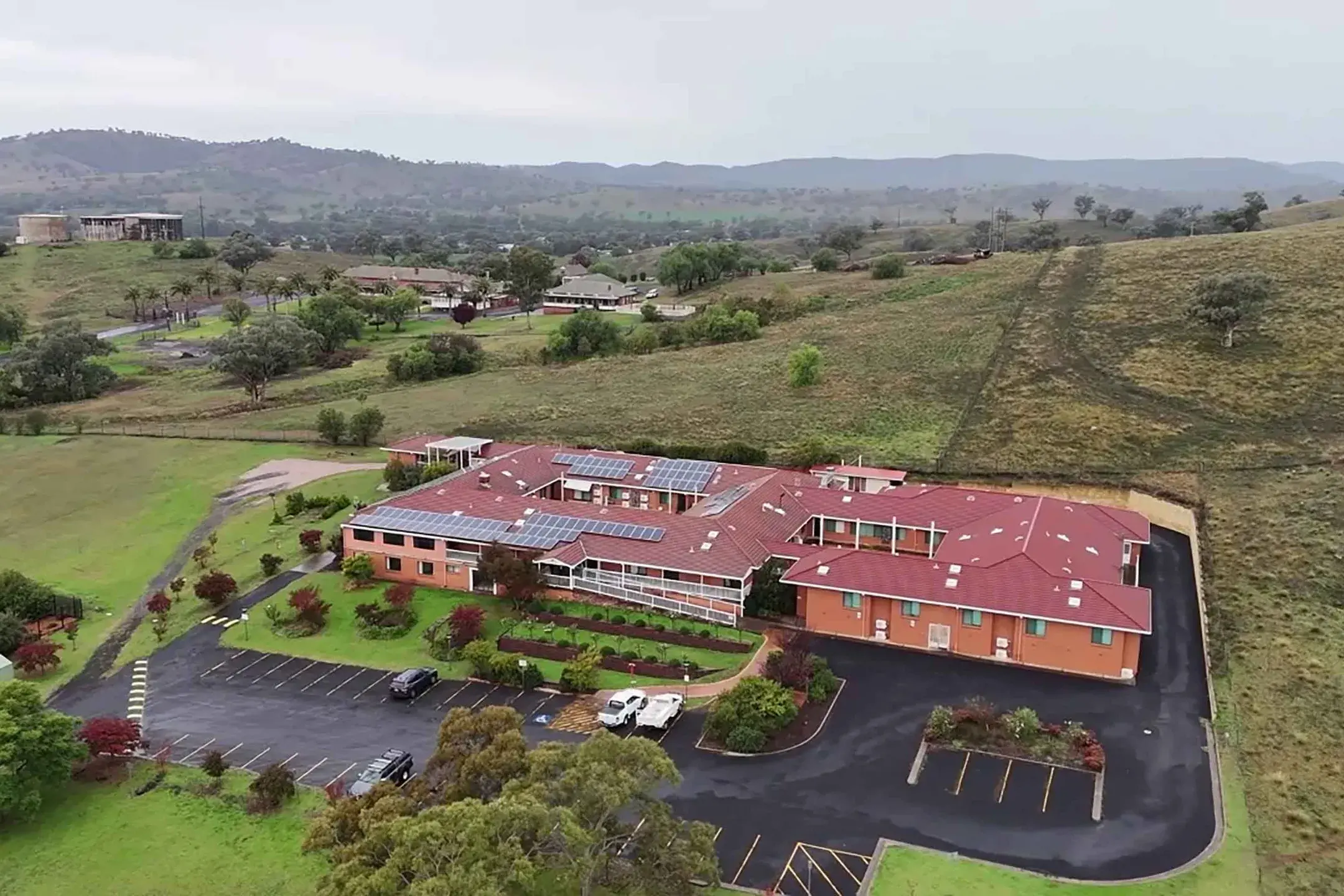<p>An empty nursing home in Wellington is being refurbished to house hundreds of solar farm workers. Photo: AAP/Supplied</p>\\n