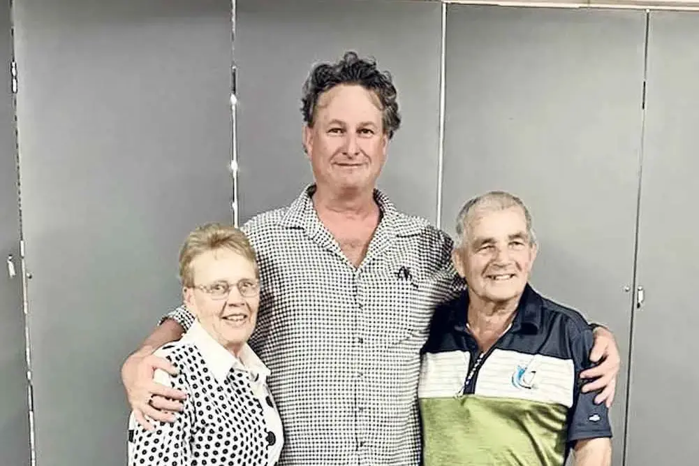 <p>New life members Dale and Chris Harding with Narromine Golf Club president, Matt Brown. Photo: Supplied</p>\\n