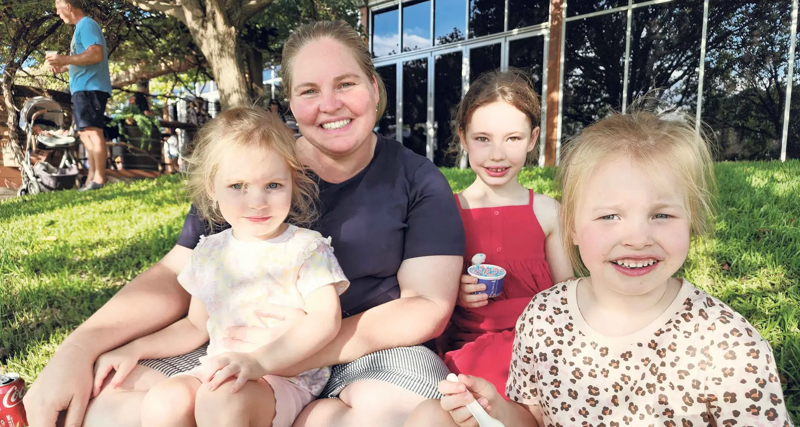 Crowds enjoy Twilight Markets at Lazy River