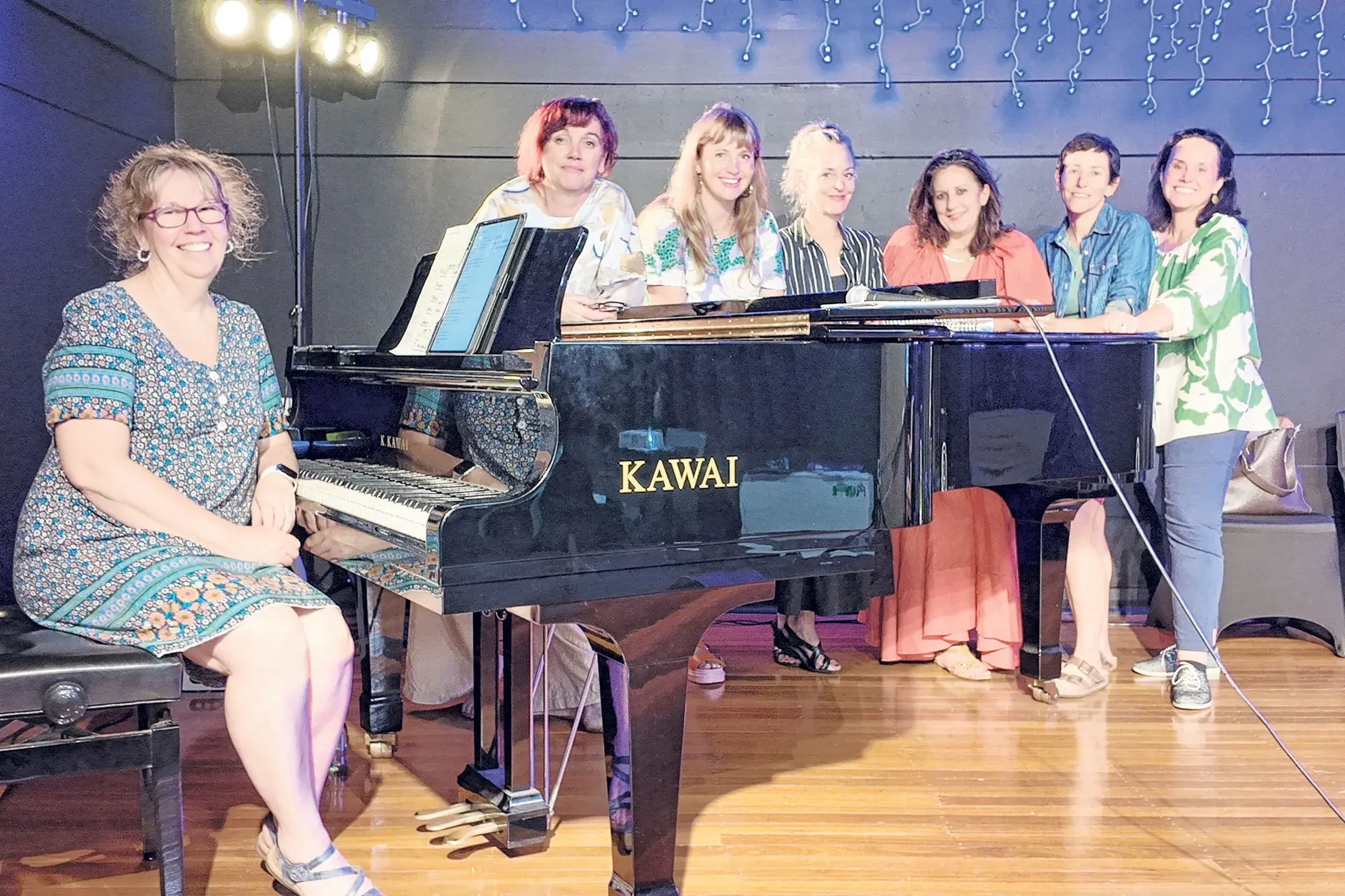 <p>Festival participants Raelene Burn, Sharon Quill, Jessie May, Rachael Beck, Martine Beaumont, Eleanor Limprecht and Camilla Ward at the MacqCon. Photo: Dubbo Photo News</p>\\n