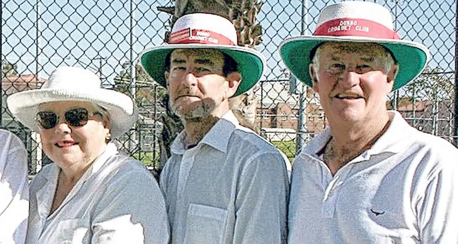 Happy couples who croquet together…