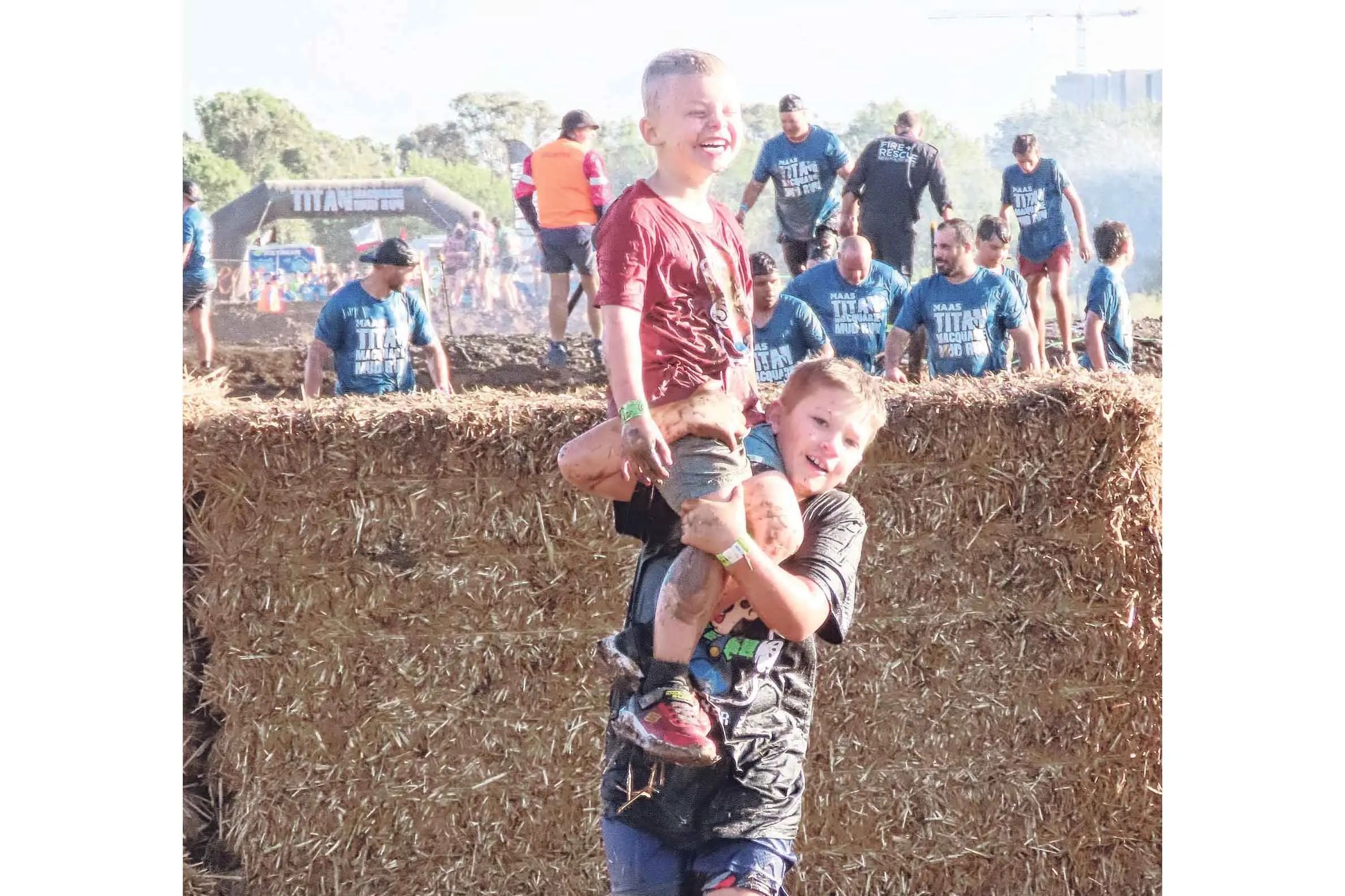 <p>Isaac and Edi were some of the many Mud Runners. Photo: Dubbo Photo News. </p>\\n