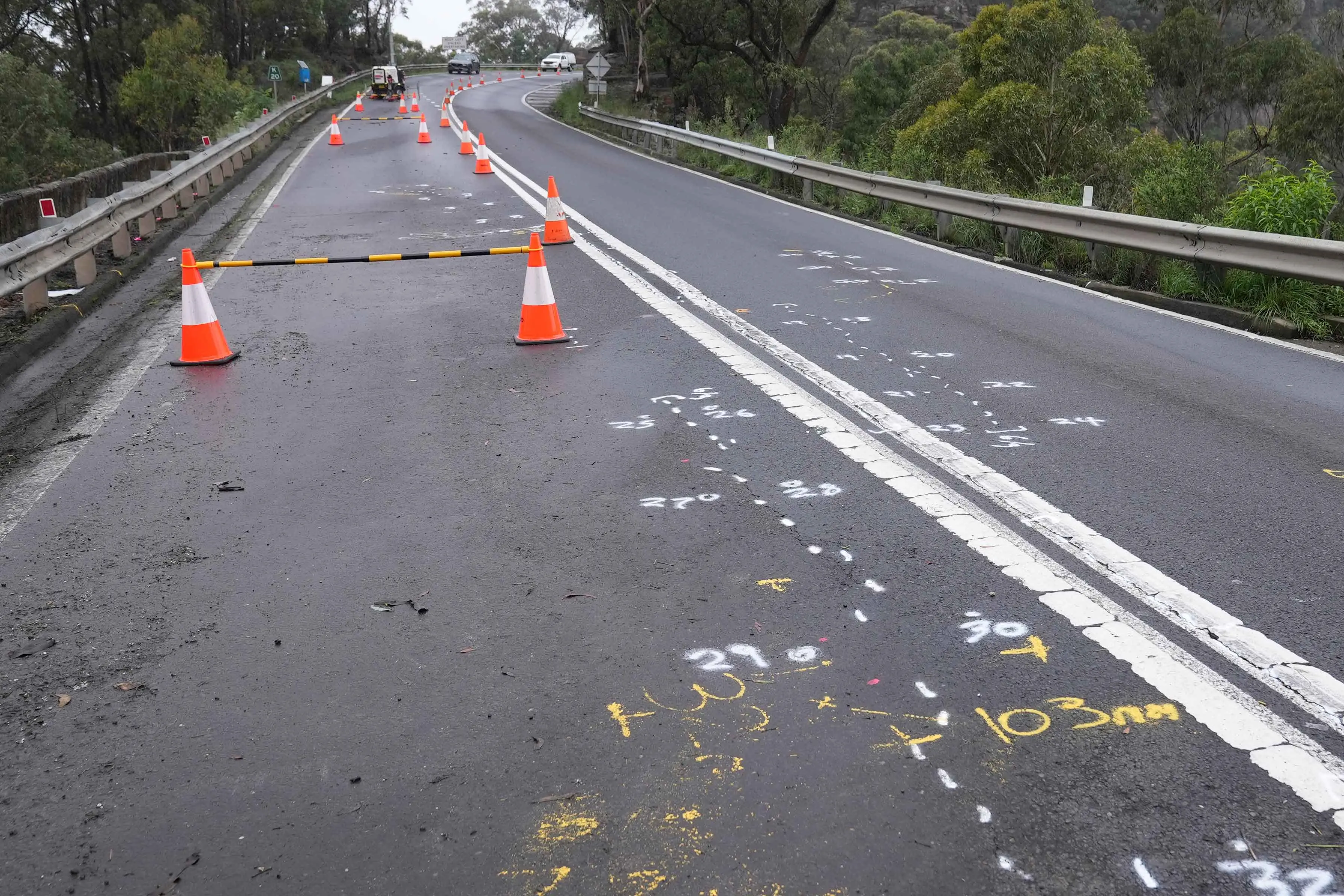 <p>Cracks in the Great Western Highway at Victoria Pass in the Blue Mountains pictured on Friday, March 13. The 194-year-old convict-built Mitchell\\'s Causeway, a key link in the main highway linking Sydney to western NSW, is closed for at least three months for urgent repairs. Photo: AAP/Supplied</p>\\n