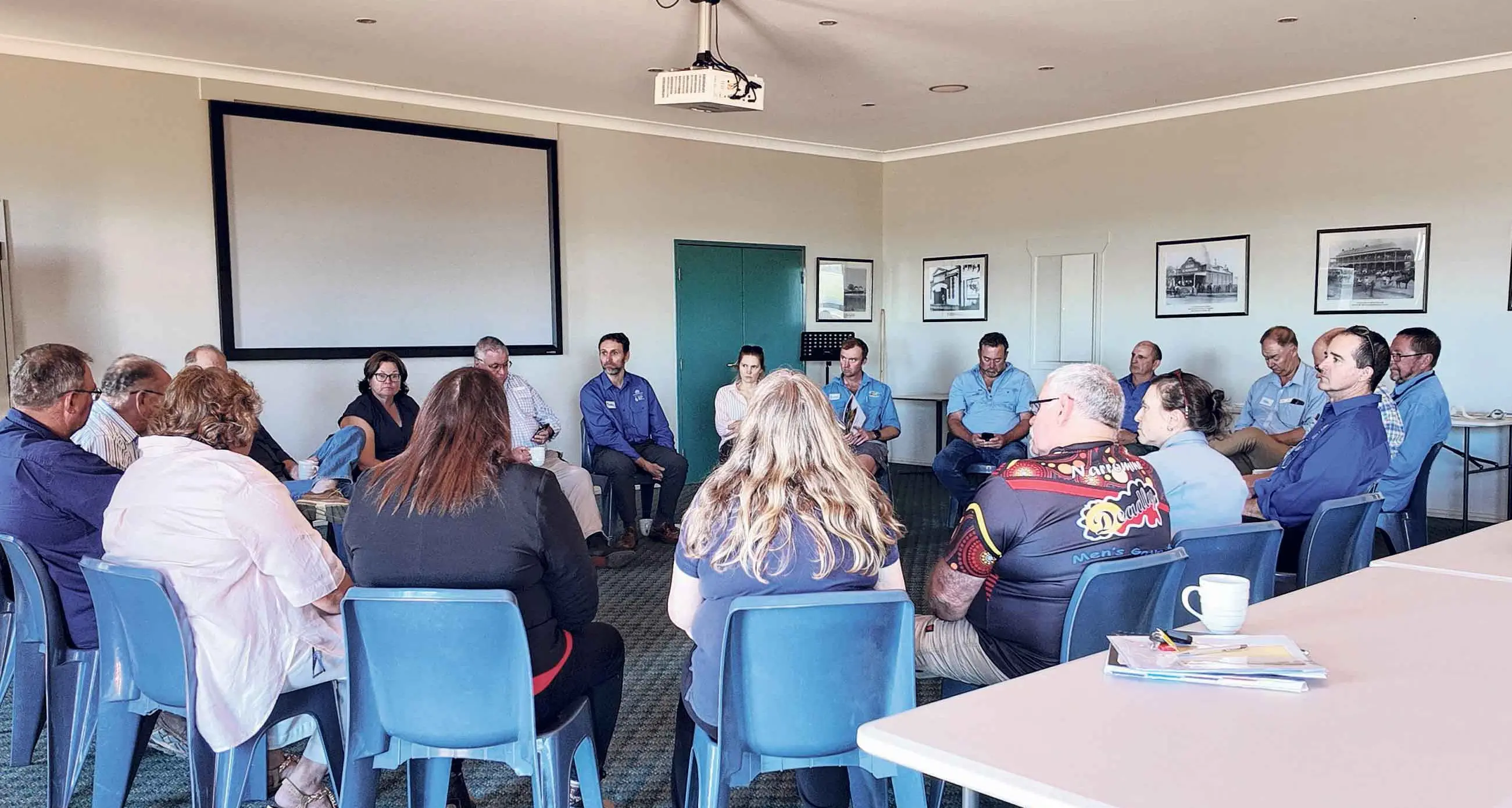 Locals raise water issues at MDBA info session