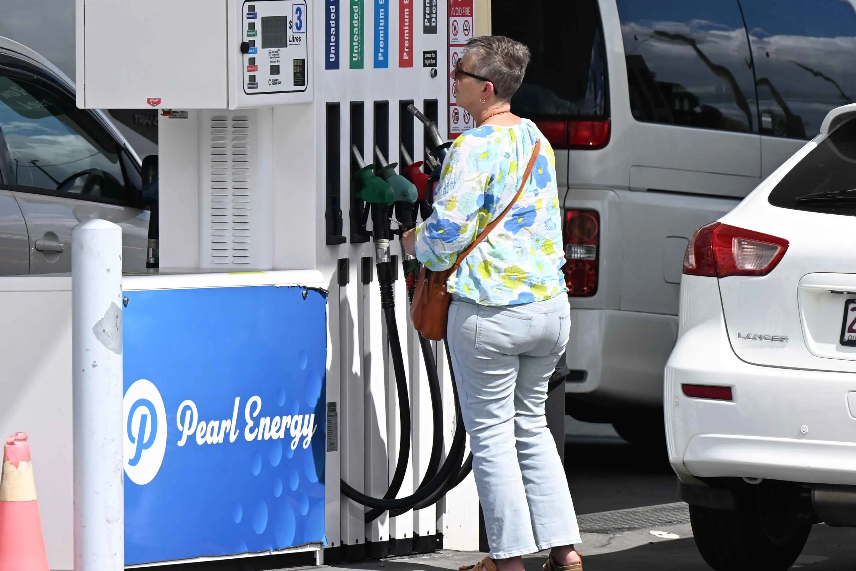 <p>With some petrol stations out of fuel, Easter travellers will be anxious about where to fill up. Photo: AAP/Darren England</p>\\n