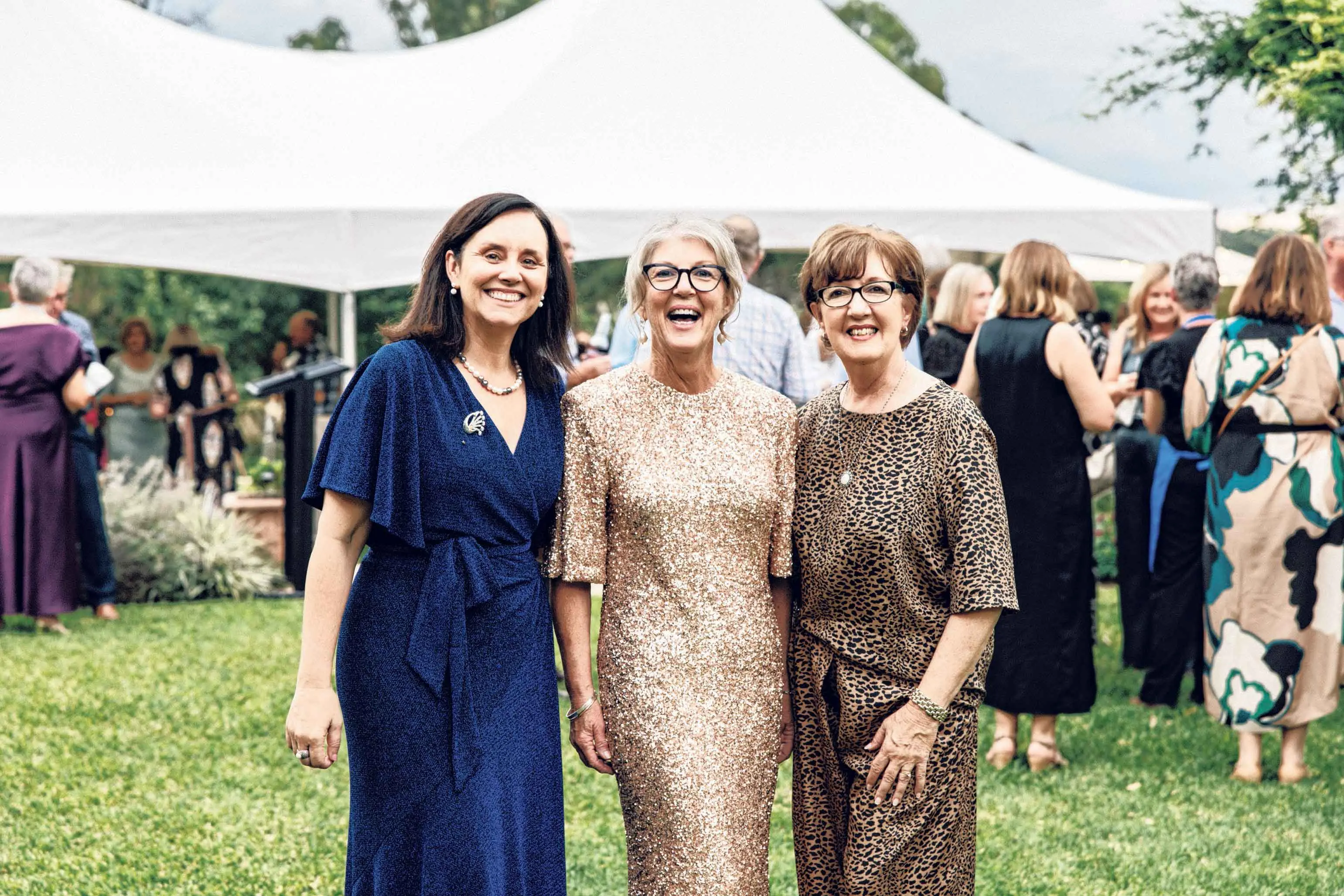 <p>Rain didn\\'t dampen the spirits of those who gathered to raise funds for the Sing Out Choir at a cocktail party on March 21. Photos: Sing Out Choir</p>\\n