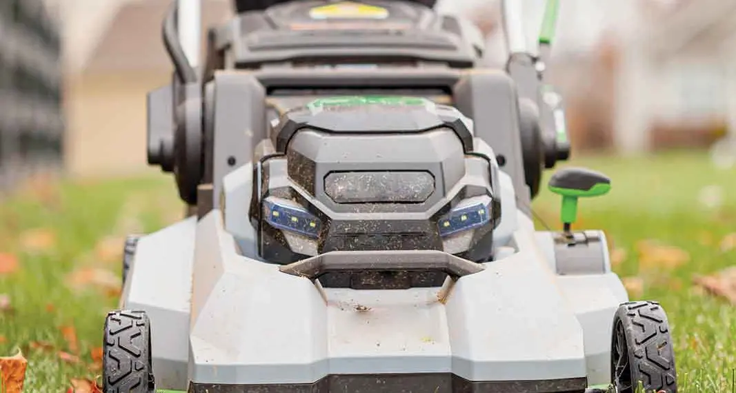 Grasscycling and leafcycling: simple, eco-friendly practices to try now