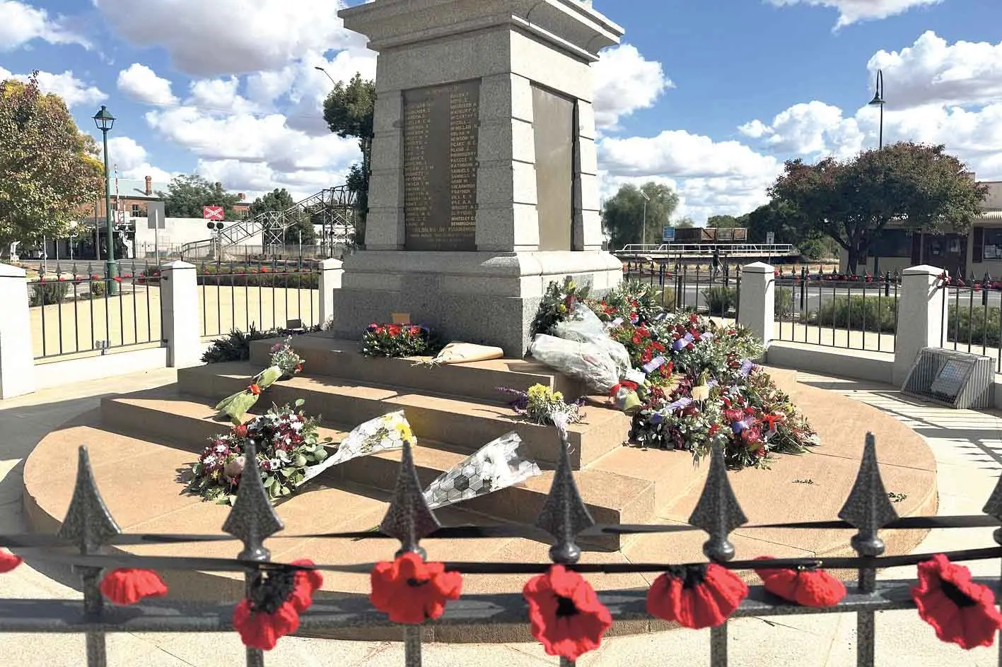 <p>Lest We Forget. The Narromine cenotaph on Anzac Day. Photo: Dubbo Photo News. </p>\\n