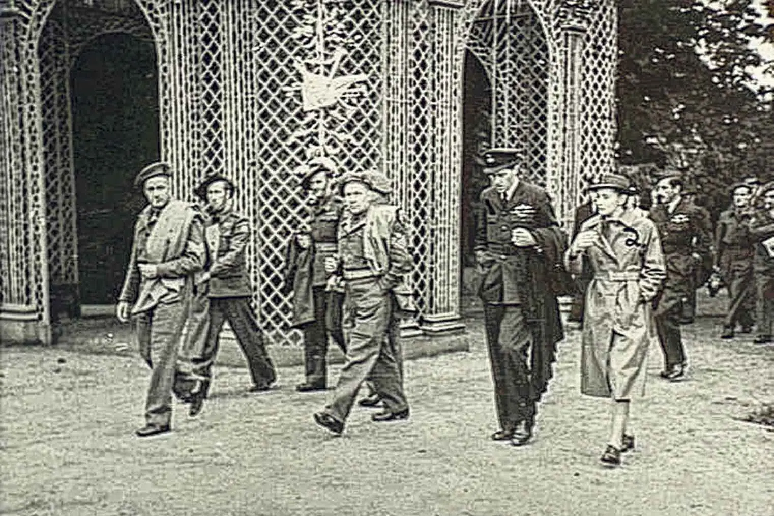 <p>Local Dubbo High ex-student, Major Joan Christie, on a visit to Berlin, Germany, in June 1946 with other members the Australian Victory parade contingent. Photos: AWM</p>\\n