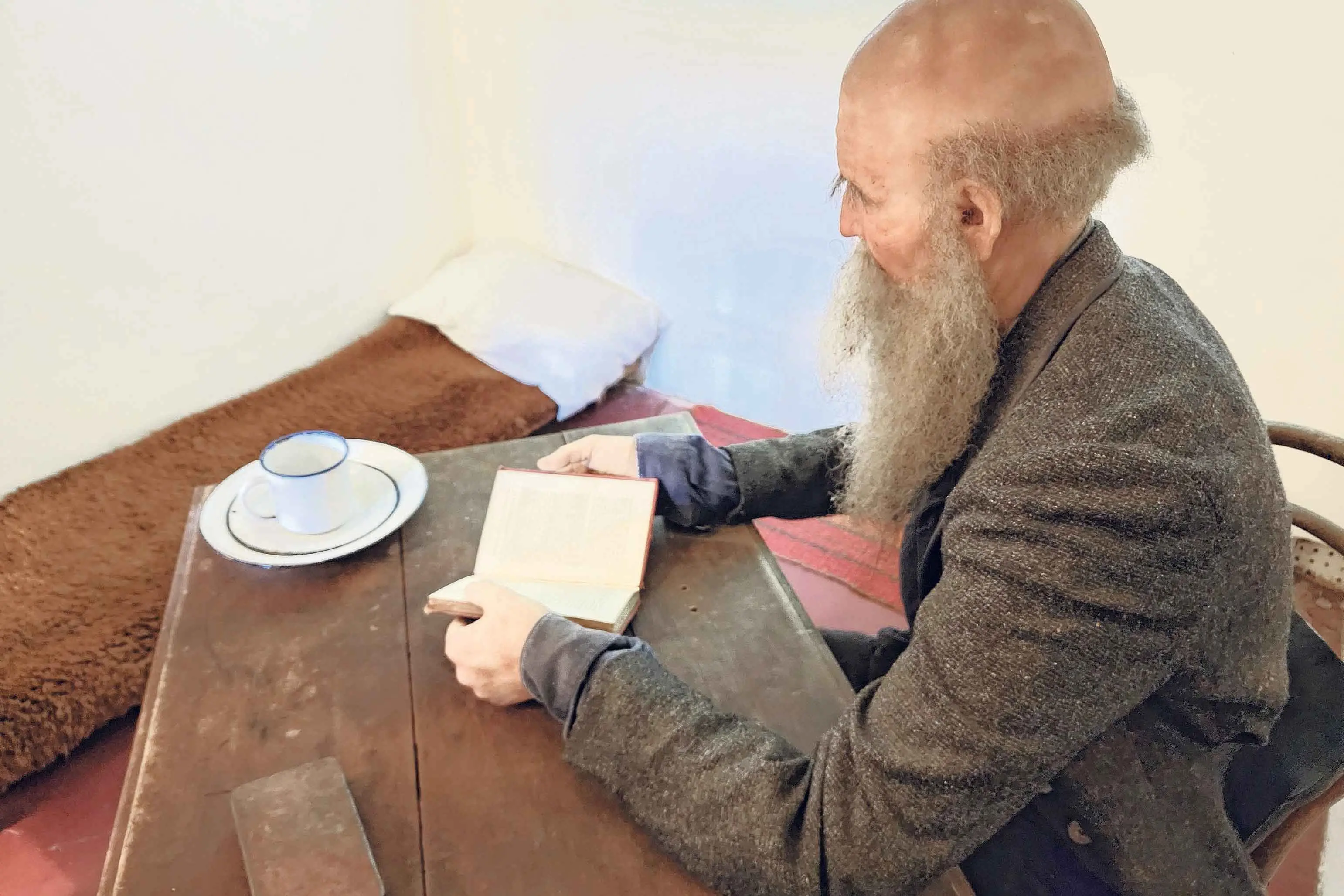 <p>Now enjoying the commutation of his \"execution\", the animatronic figure of Thomas Moore was a spooky stand-out  at the Old Dubbo Gaol, and now spends his life-sentence in a cell reading the same book. Photo: Dubbo Photo News/Ken Smith</p>\\n