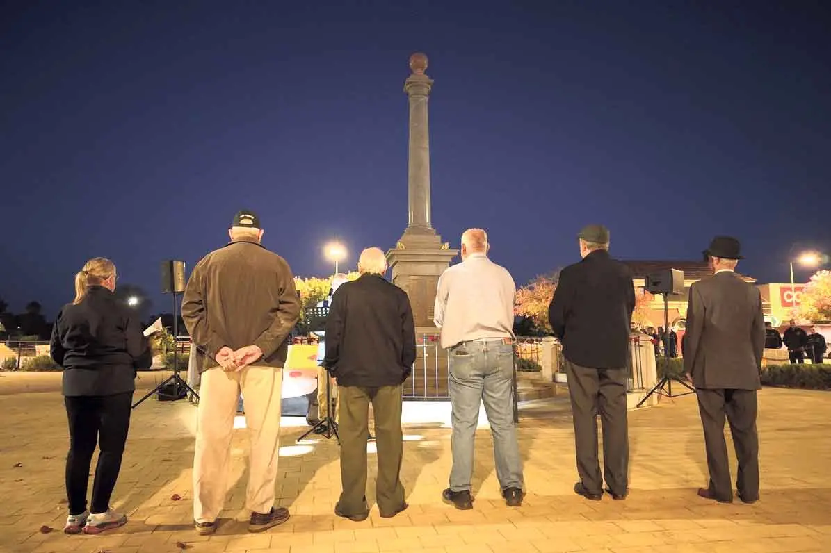 <p>Veterans gather for the Dawn Service in Narromine. Photo: Dubbo Photo News. </p>\\n
