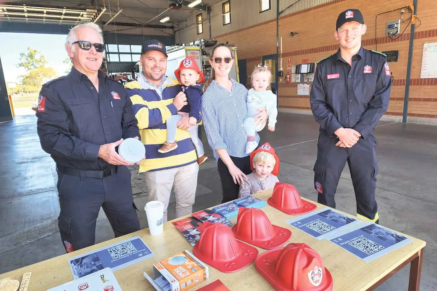 <p>Open day activities with Shane, Matt, Eleanor, Jess, Phoebe and Jayden, and at the front, Levi. Photo: Dubbo Photo News. </p>\\n