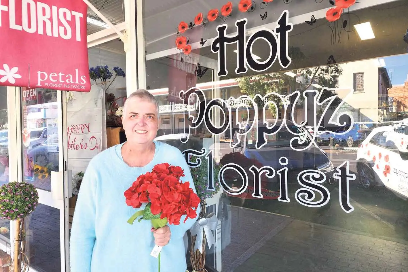 <p>Leeanne from Hot Poppyz Florist will focus on her recovery from cancer. Photo: Dubbo Photo News/Ken Smith</p>\\n