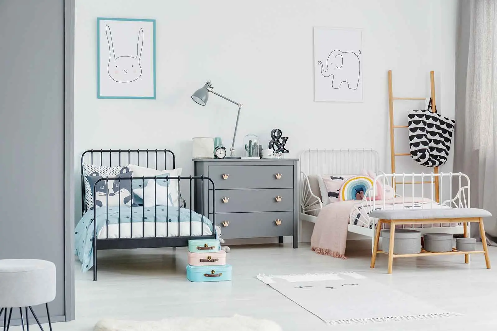 Sharing a room: how to avoid sibling conflicts