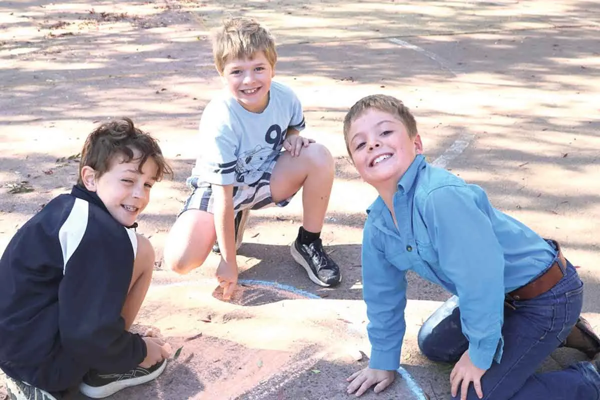 <p>Narromine Public School\\'s Student Representative Council encouraged their school to \"Do It For Dolly\" and go blue to end bullying. Photos: Narromine Public School</p>\\n