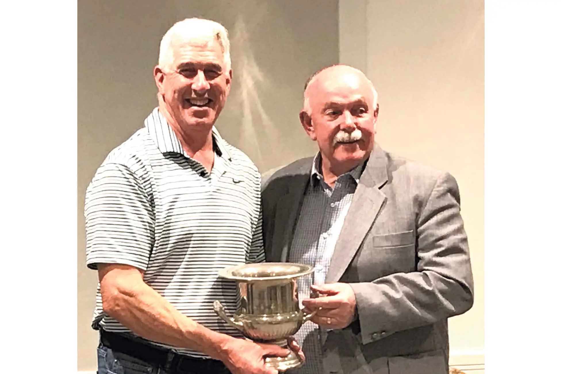 <p>Champion of Champions, Neil Harris, with Jeff Caldbeck. Photo: Dubbo Ducks</p>\\n