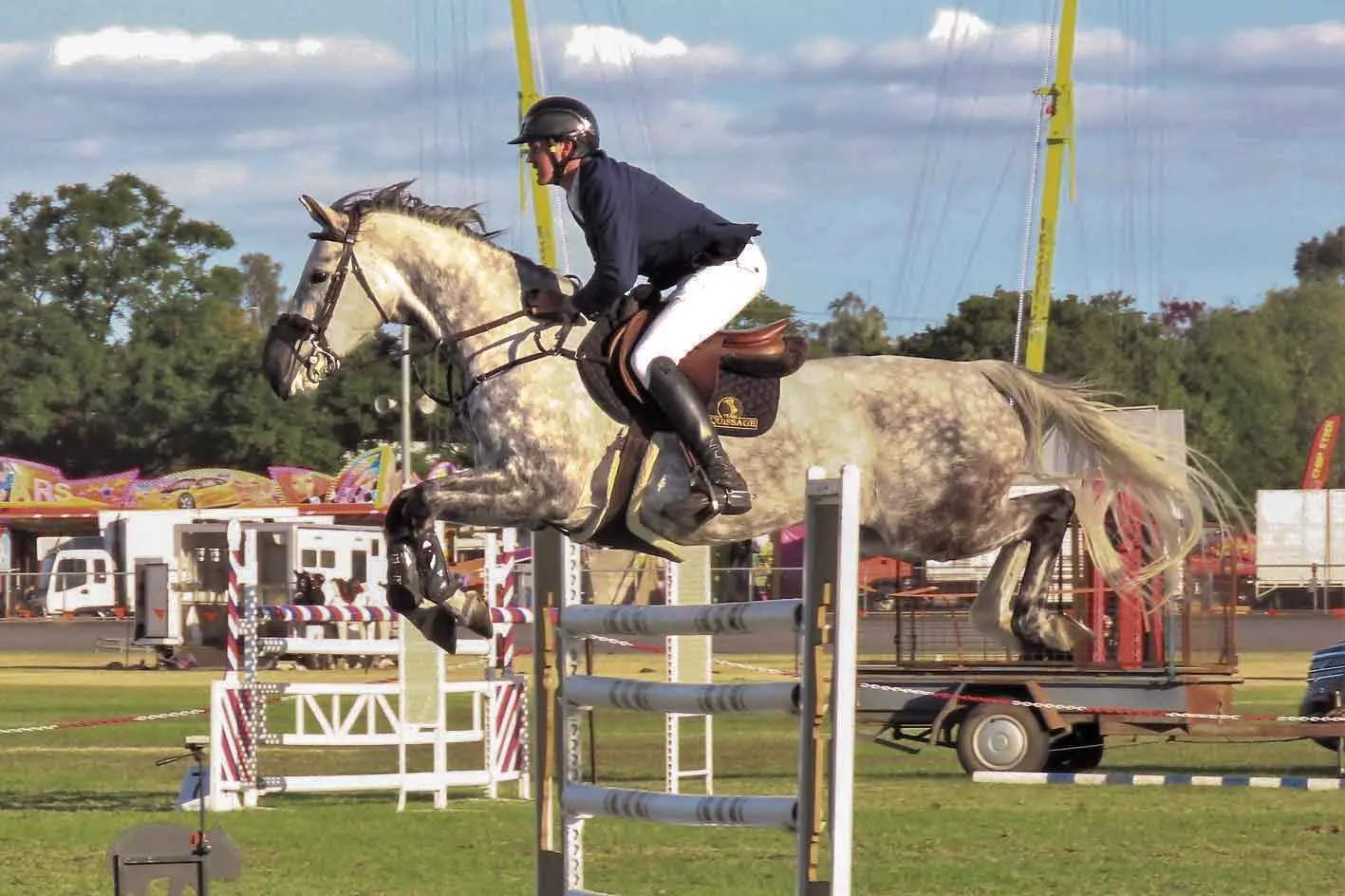 <p>All the fun of the showjumping. Photo: Dubbo Photo News. </p>\\n