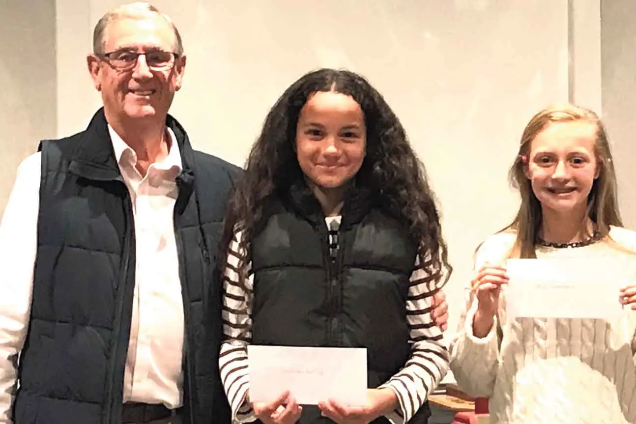 <p>At the Dubbo Ducks\\' presentation night were Bill Greenwood with Mia Uebergang and Tilly Barling. Photo: Supplied. </p>\\n