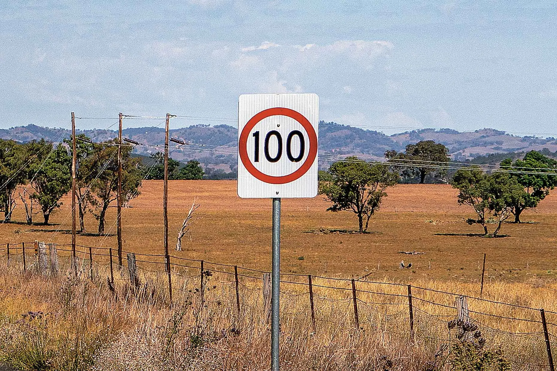 <p>The 110km/h speed limit on the Mitchell Highway between Dubbo and Wellington will be reduced to 100km/h. Photo: Shutterstock </p>\\n