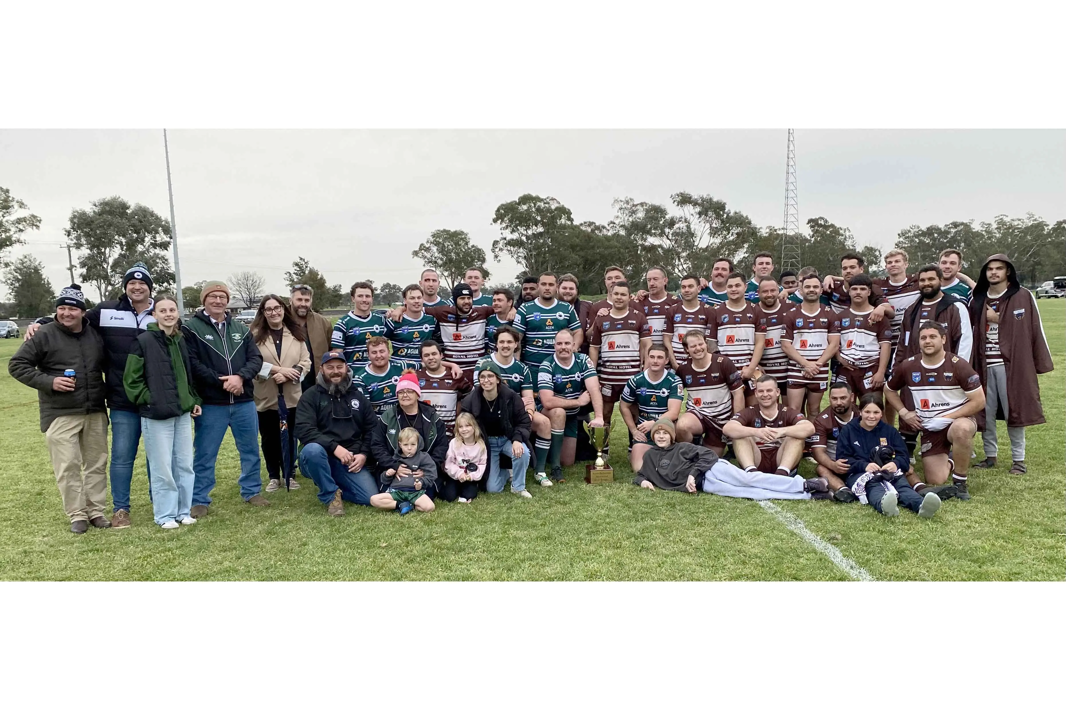 <p>The Dunedoo and Gilgandra teams that played for the Scott Behsman Memorial Cup (for the first time) are pictured with the Behsman family after their game. Photo: Supplied</p>\\n
