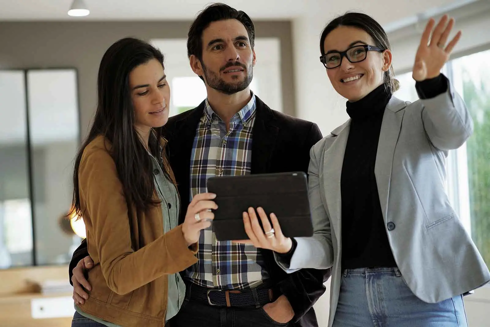 <p>Prepare your home for open inspections by securing valuables, removing pets and coordinating closely with your real estate agent.</p>\\n