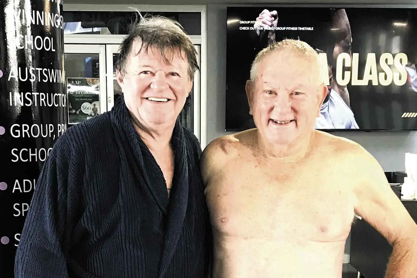 <p>Sponsor Tim Gratton with inaugural trophy winner, Rob Rich. Photo: Dubbo Ducks</p>\\n