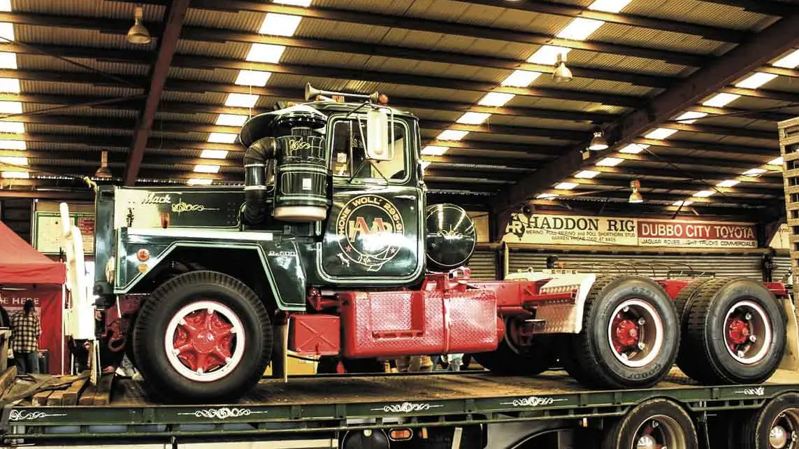 Buses boost record numbers for two-day Truck, Tractor, Quilt Show