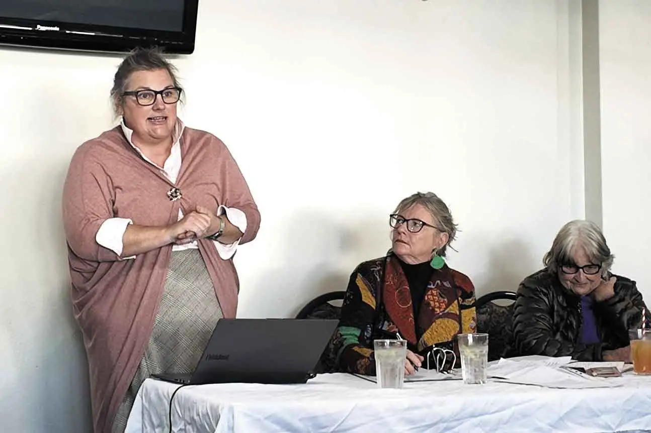 <p>Committee members Claire Booth, Belinda Edmondson, and Madeleine Cannon at the meeting. Photo: Dubbo Photo News</p>\\n