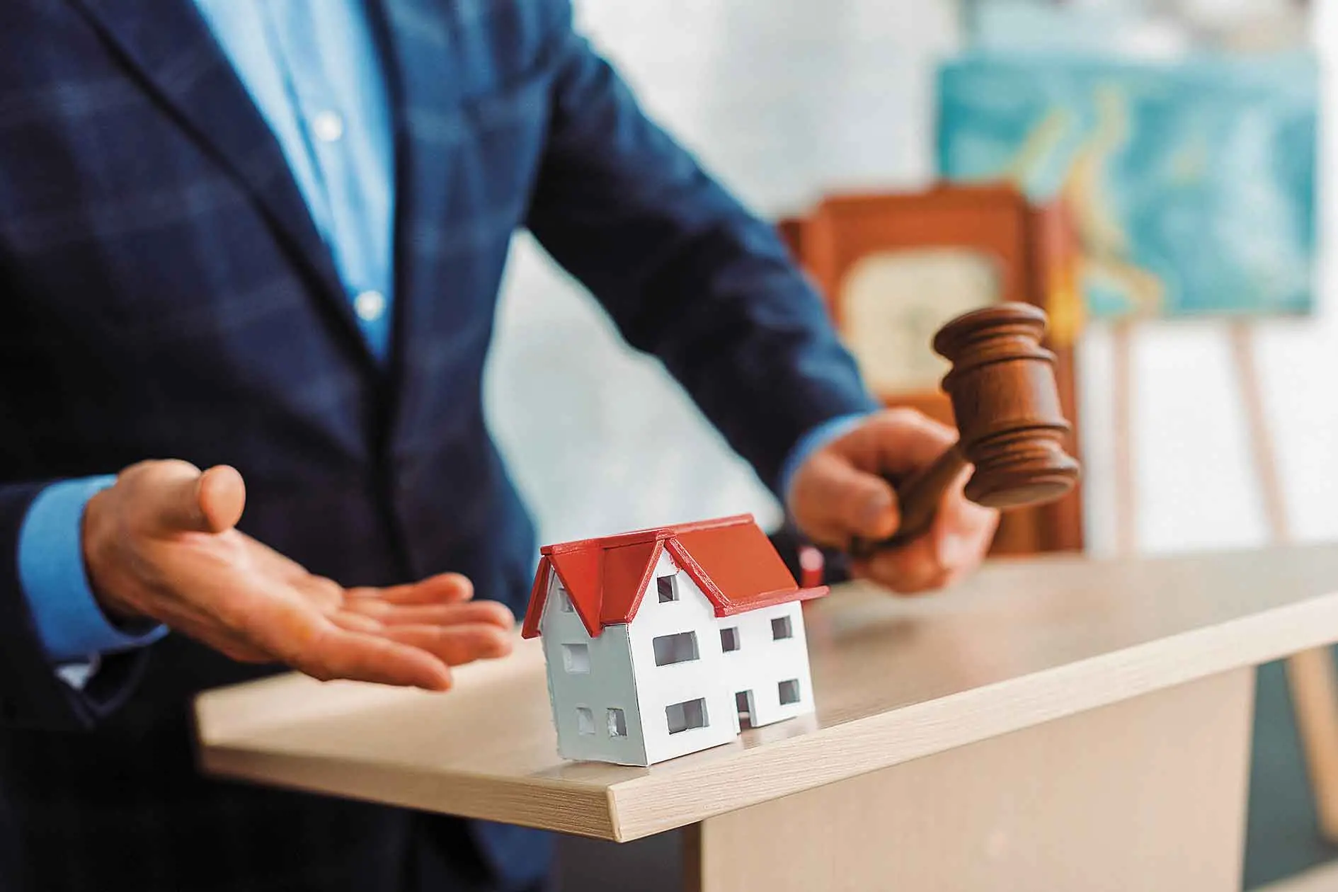 <p>Auctions can still offer value for sellers, even in a weakened market, a real estate expert says. Photo: Bigstockphoto</p>\\n