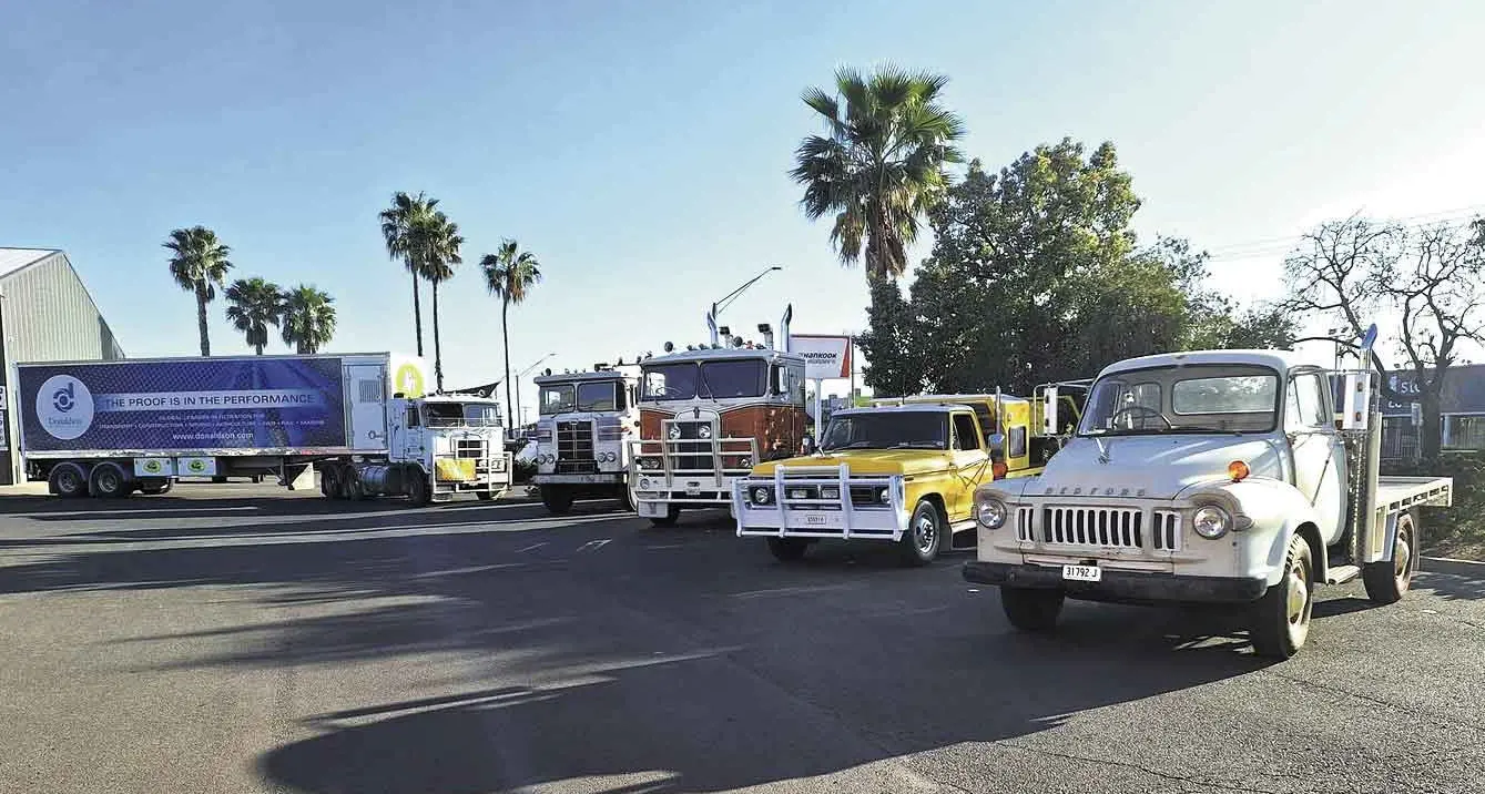 Quilts, coffee, coaches, trucks, tractors: 'Golden Oldies' show on this weekend