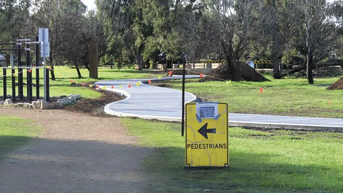 Reviving the ill-starred Wiradjuri Centre project, solar in our cemeteries, and Regand Park works