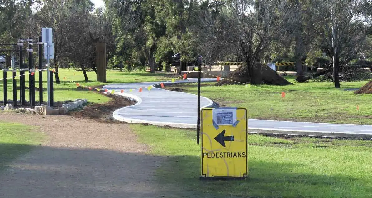 Reviving the ill-starred Wiradjuri Centre project, solar in our cemeteries, and Regand Park works